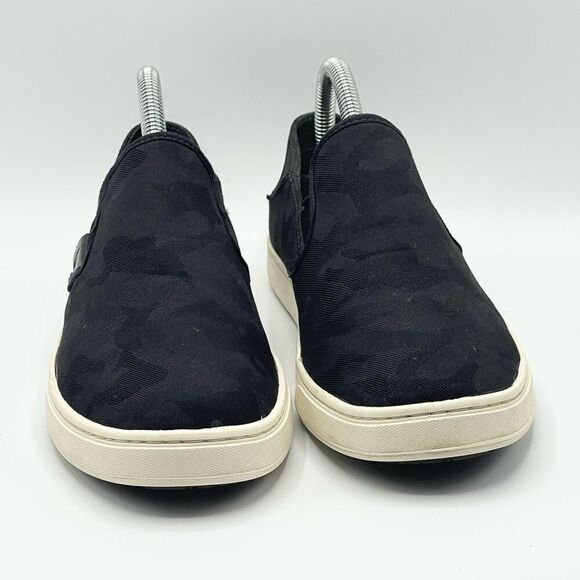 OluKai Pehuea Pa’i Black Slip On Sneakers - Women’s US size 8 EU 38 - Picture 2 of 11